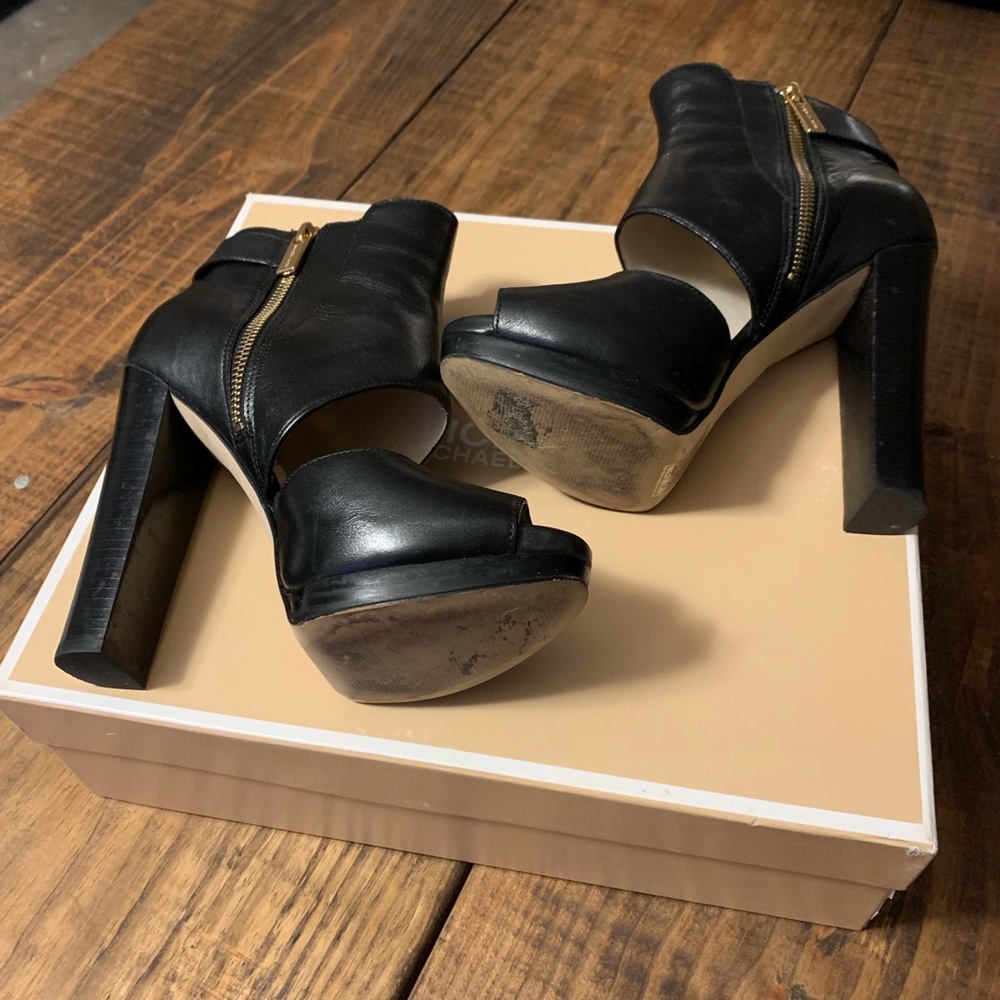 🌟💖HP💓⭐️ EUC Michael Kors Platformed Heels 👠 - Picture 7 of 10